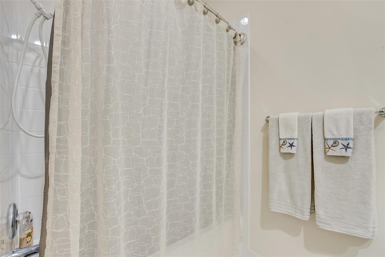 VILLAGEWALK - Residential