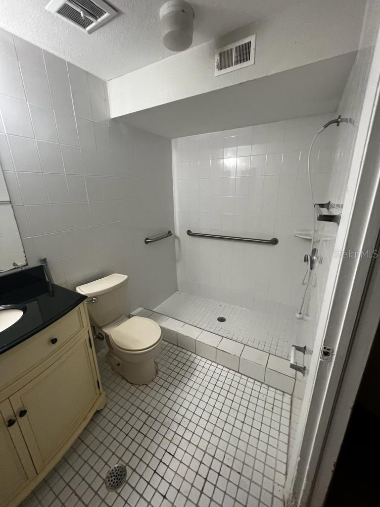 GARDENS OF FOREST LAKES CONDO THE - Residential Lease