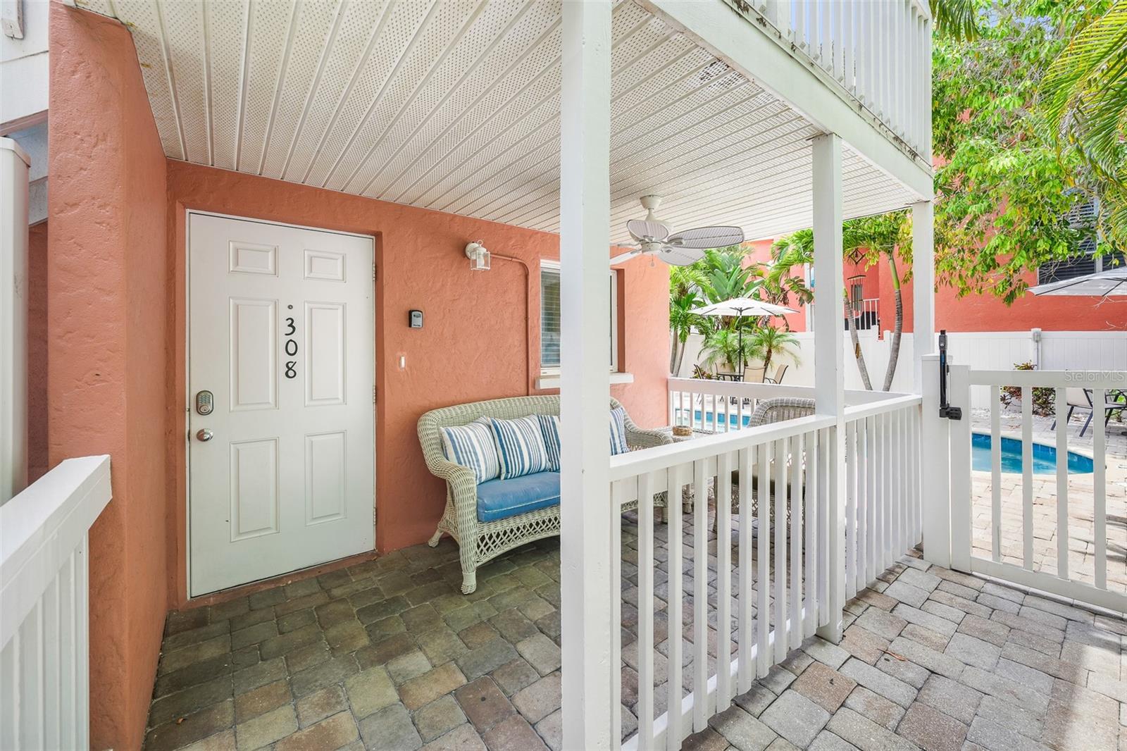 SARASOTA BEACH - Residential Income