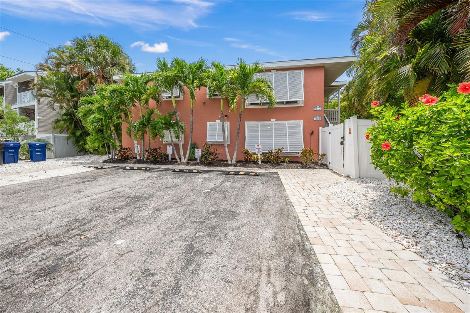 SARASOTA BEACH - Residential Income