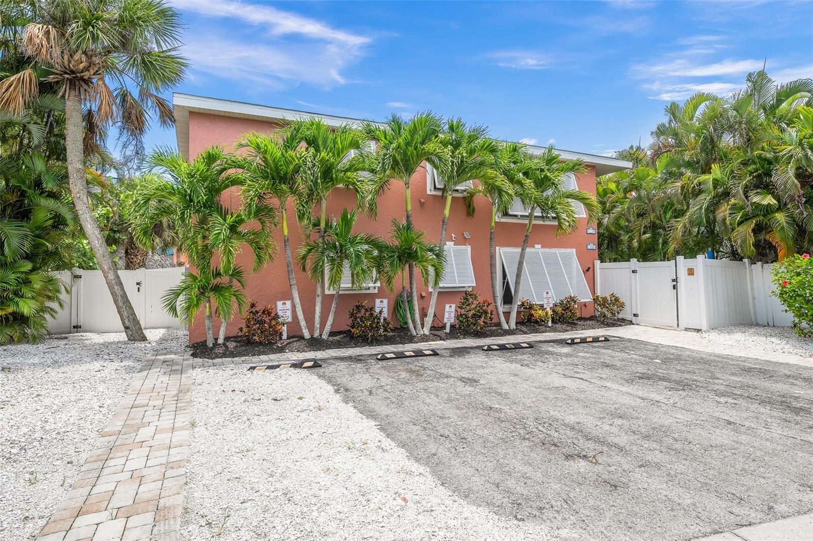 SARASOTA BEACH - Residential Income