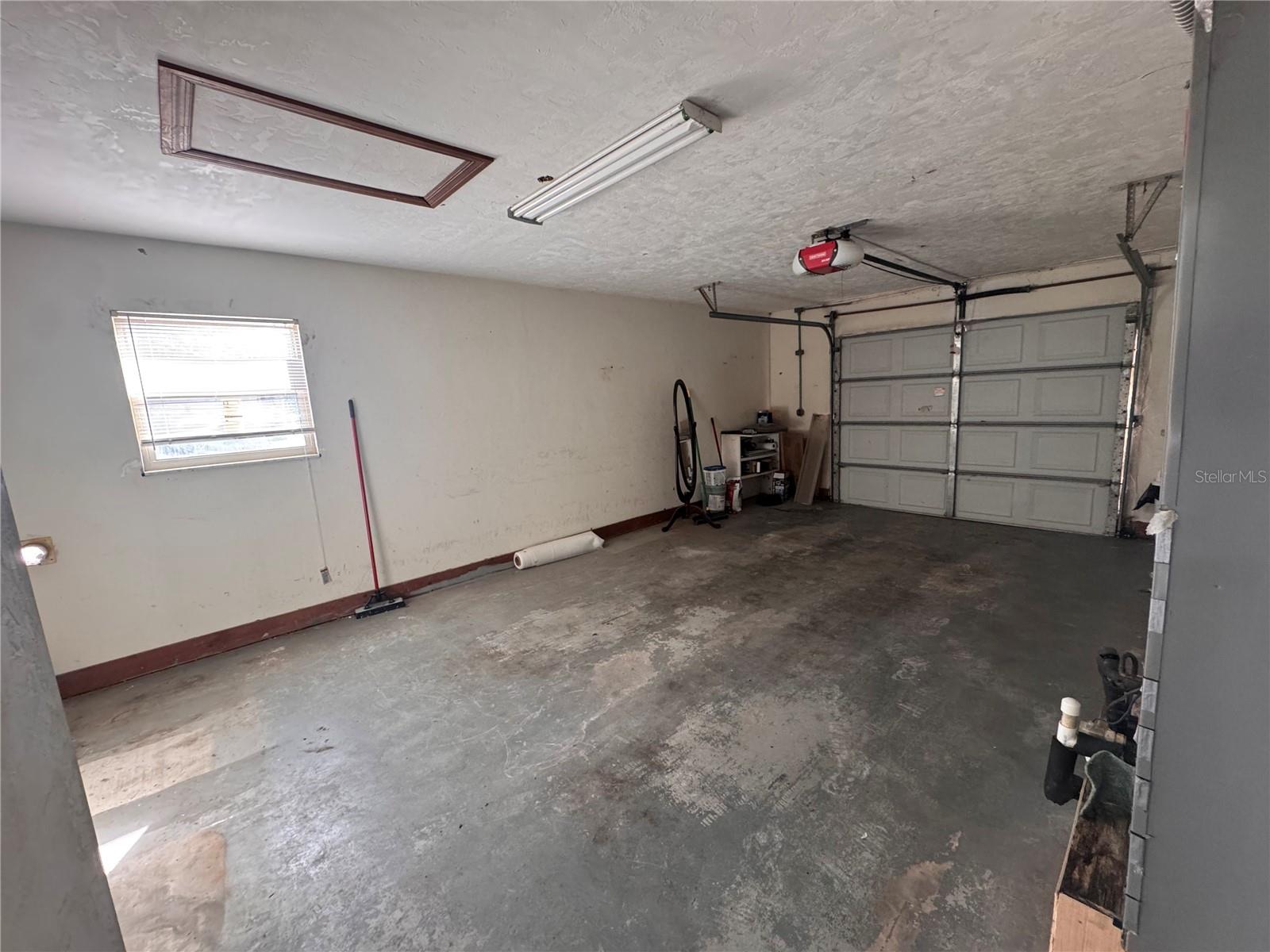 HIGH POINTE - Residential