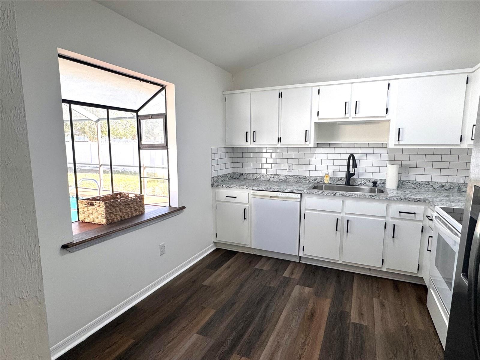 HIGH POINTE - Residential