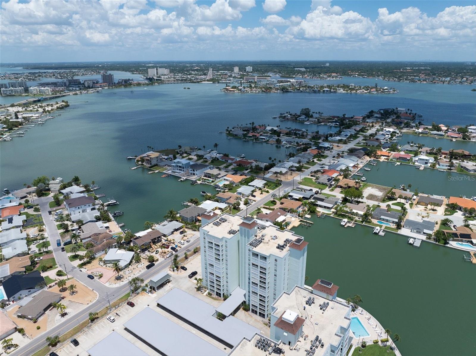 THREE PALMS POINTE CONDO - Residential