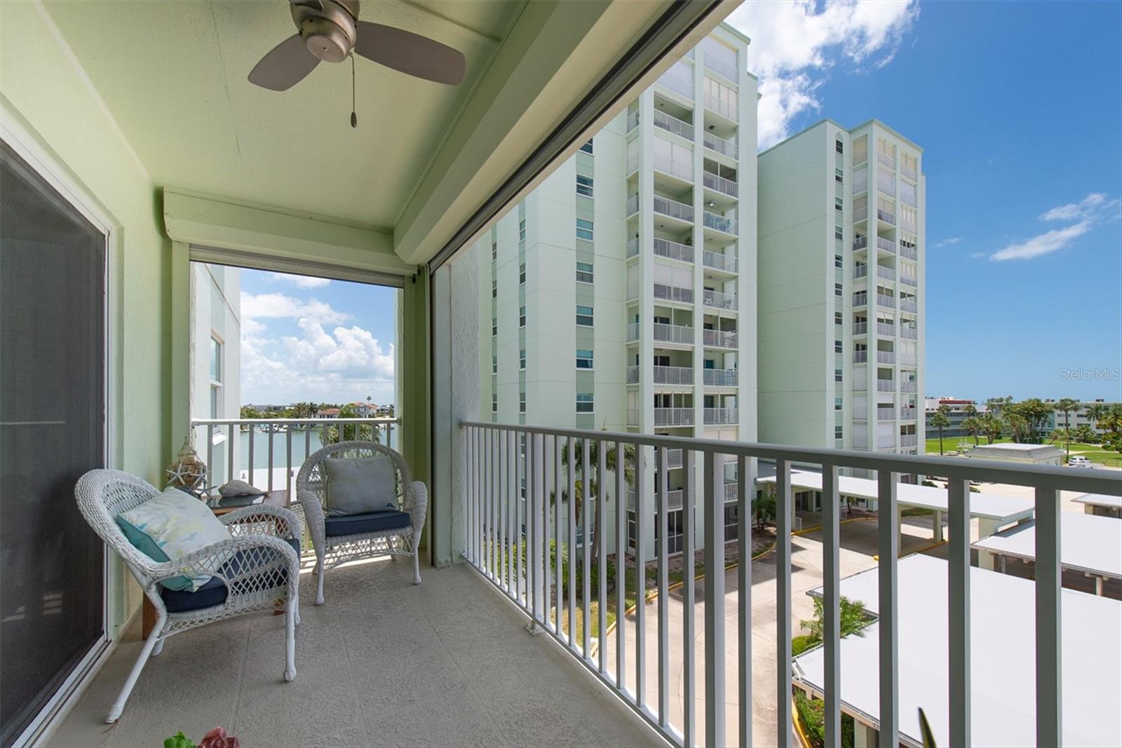 THREE PALMS POINTE CONDO - Residential