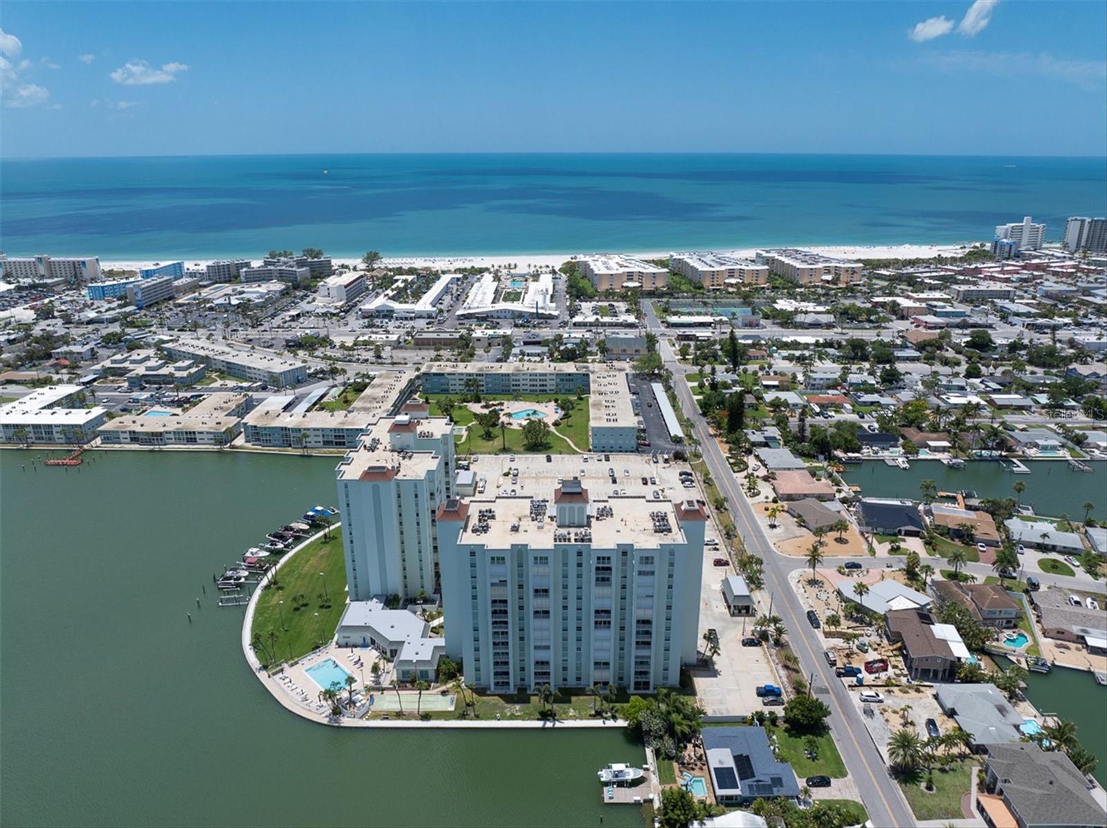THREE PALMS POINTE CONDO - Residential