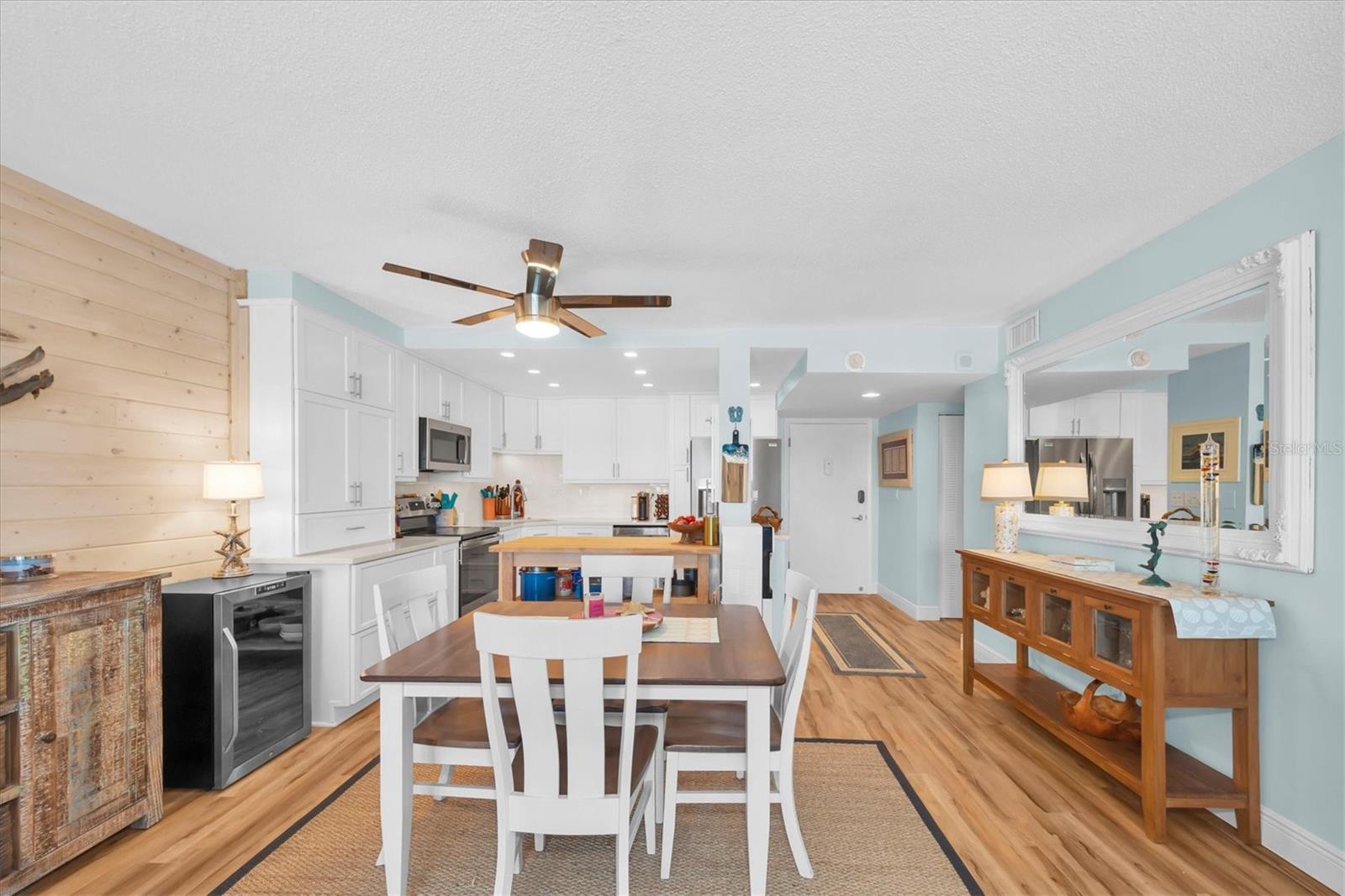 THREE PALMS POINTE CONDO - Residential