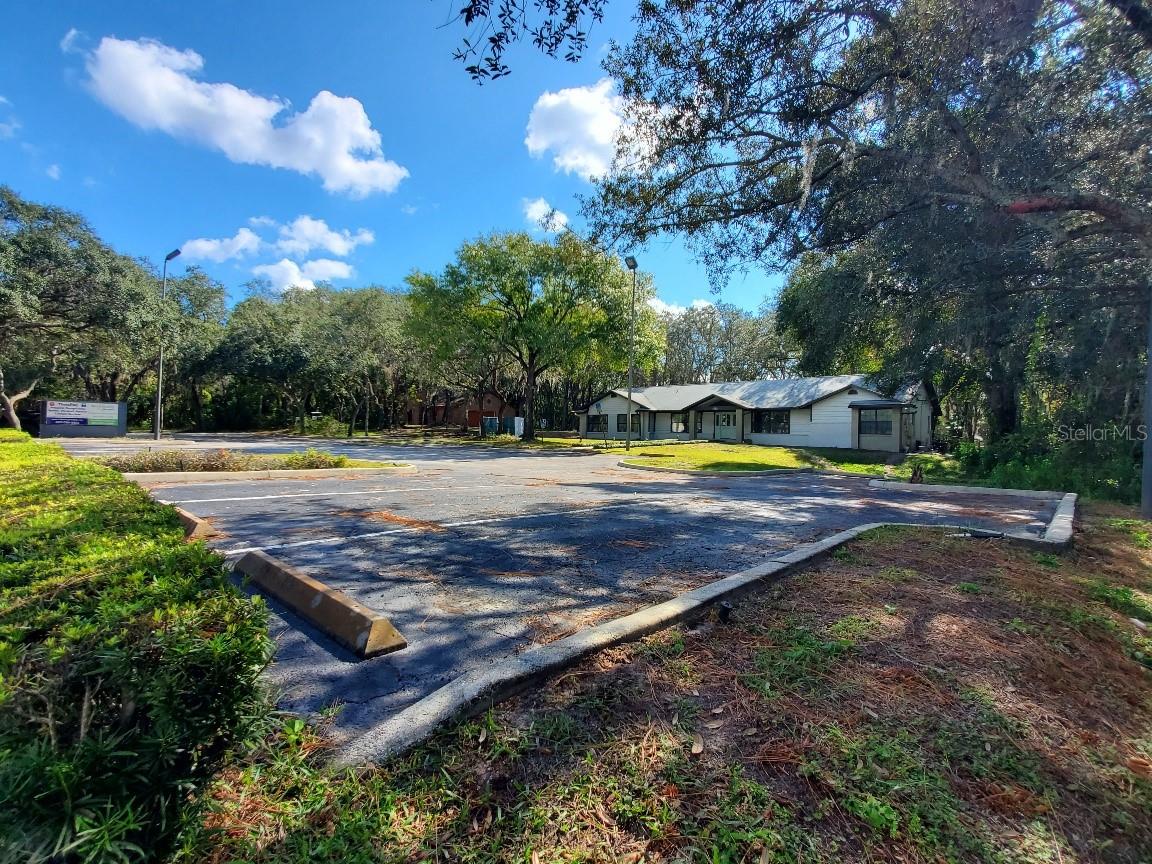 CABELL ESTATES - Commercial Lease