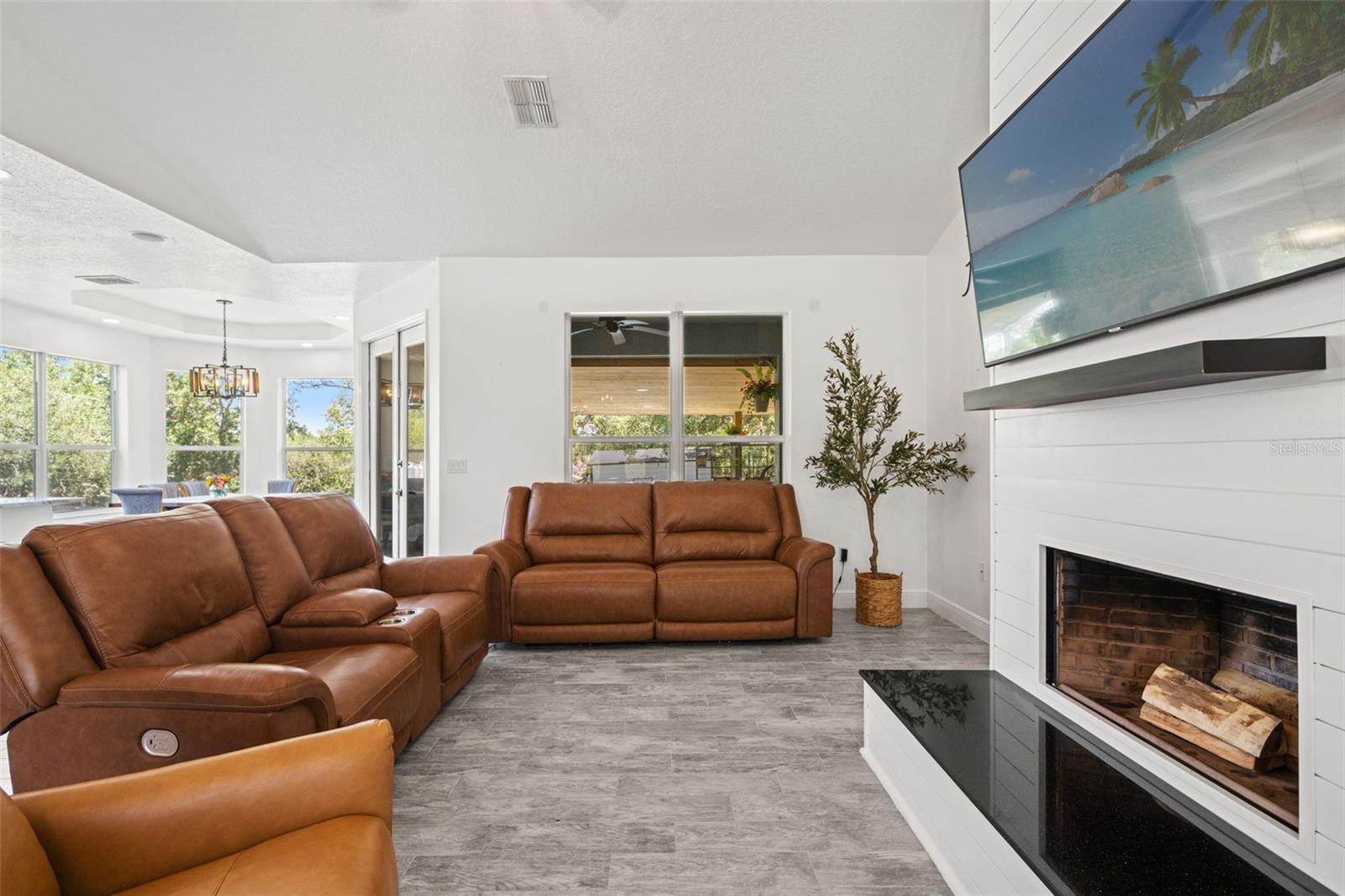 ROYAL HIGHLANDS UNIT 4 - Residential