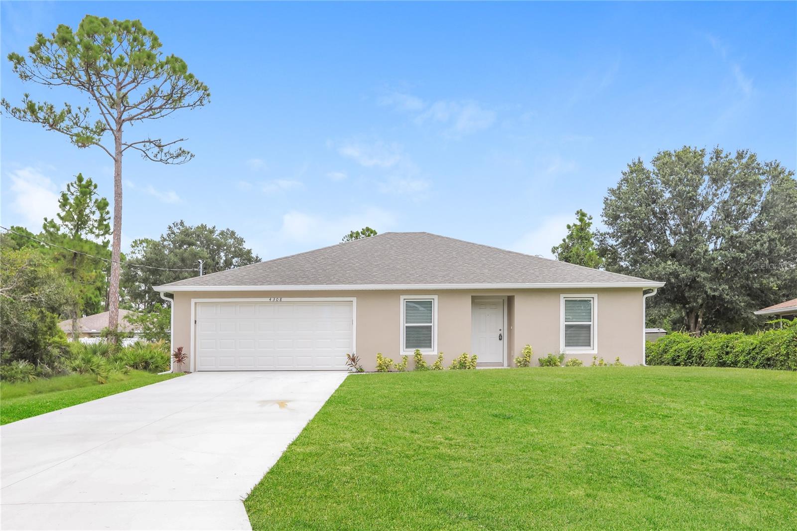 Explore this spacious 3-bedroom, 2-bathroom pet-friendly home with 1,552 sq ft of living space. This charming residence offers ample room for living and entertaining. Don't miss the opportunity to make this home yours