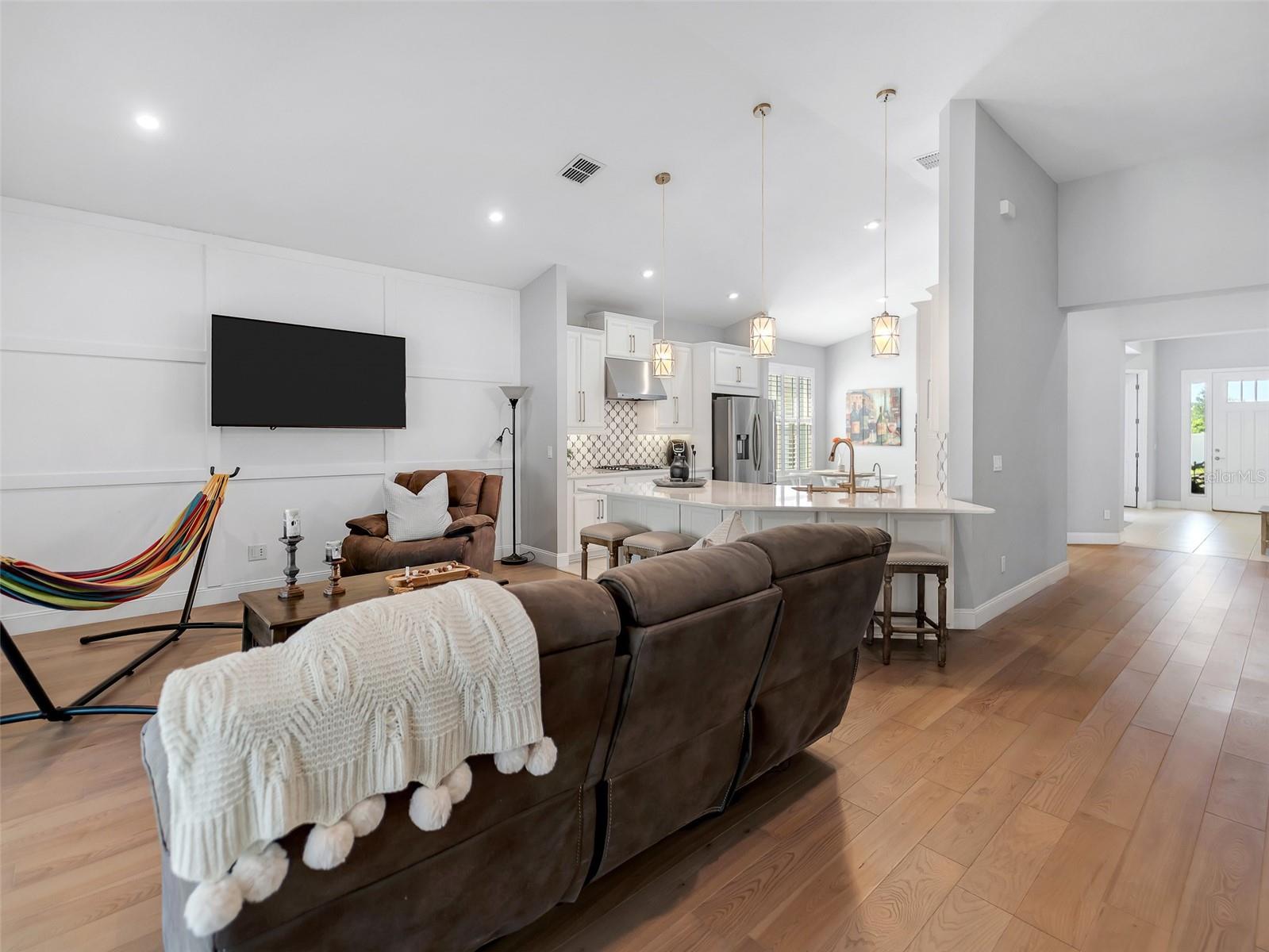 CRESTVIEW - Residential