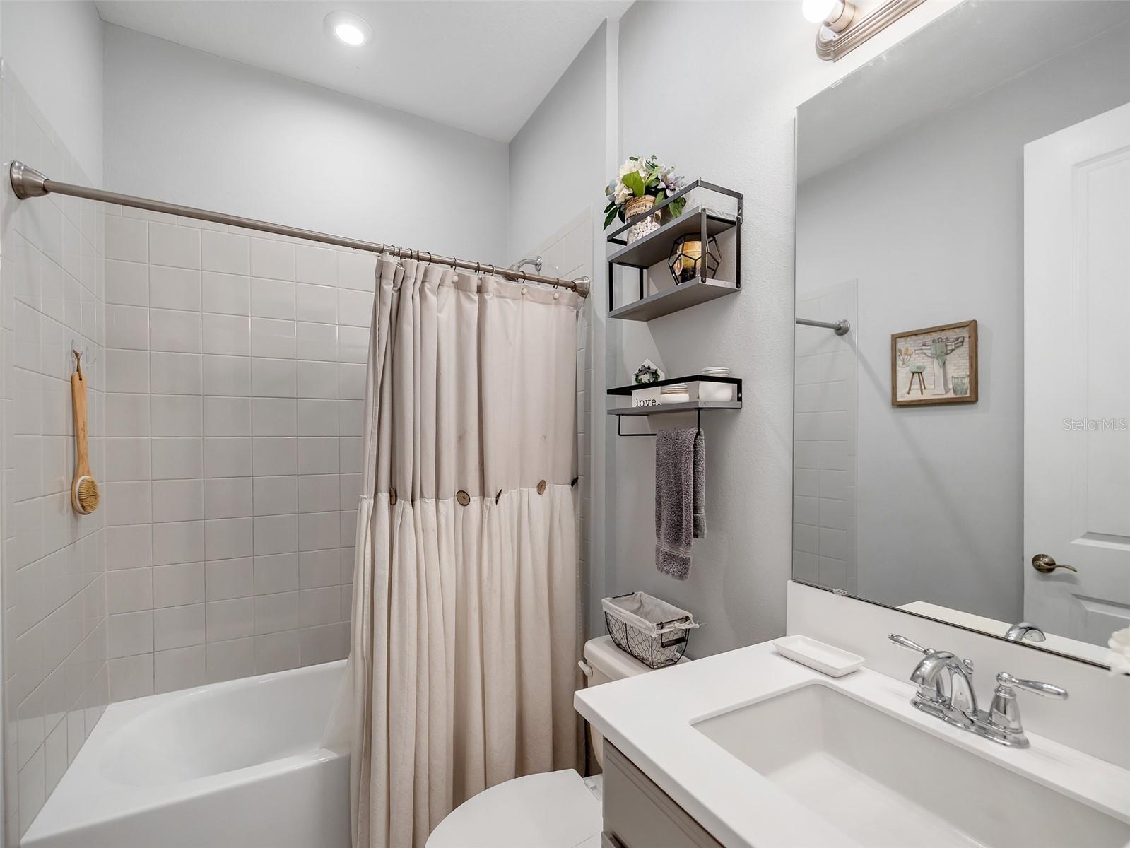 CRESTVIEW - Residential