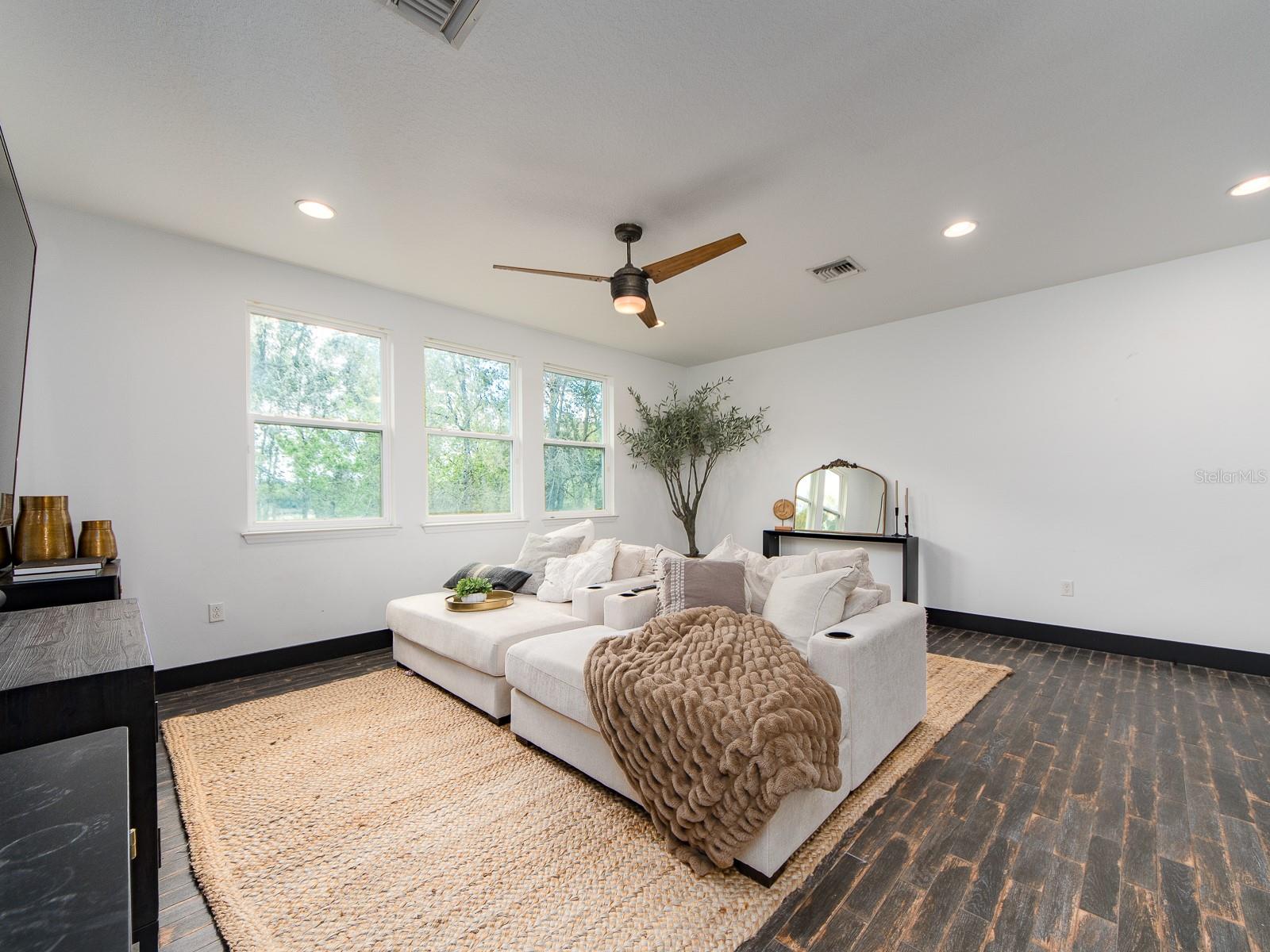 HILLANDALE RESERVE PH 2 3 - Residential