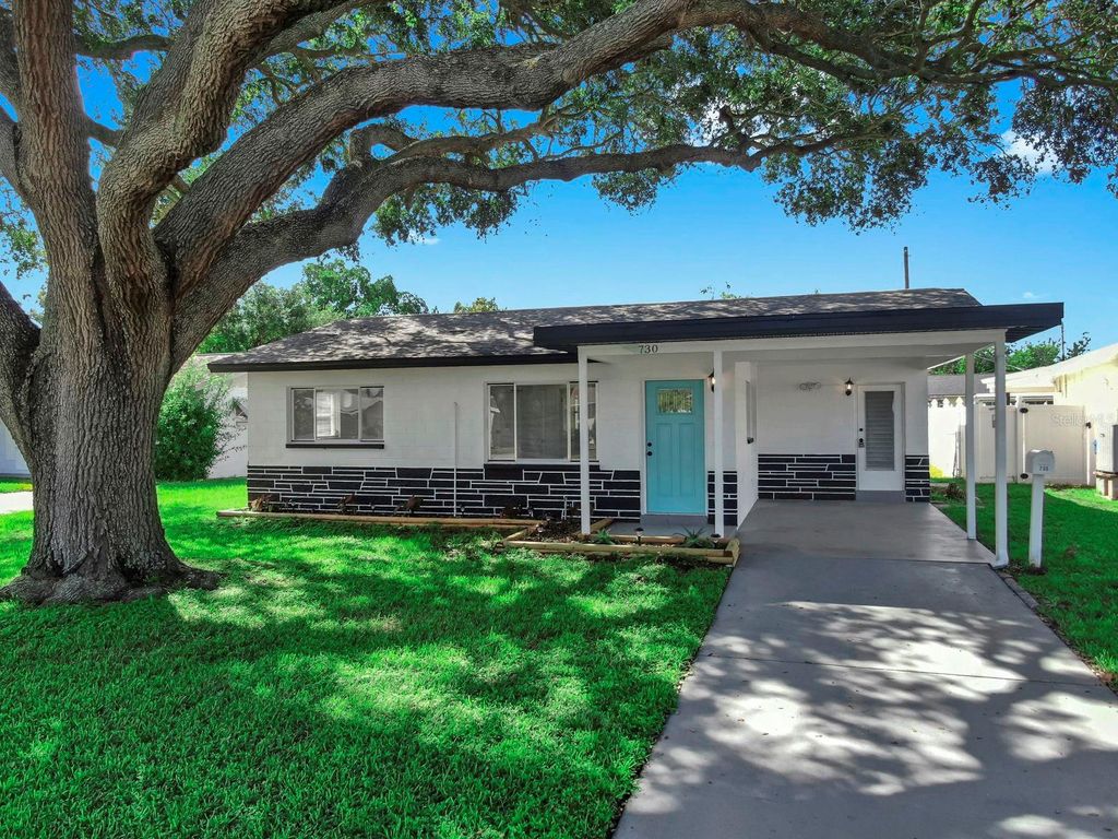 Photo of 730 Lynndale Street N, St Petersburg, FL 33703 (MLS # TB8437280)