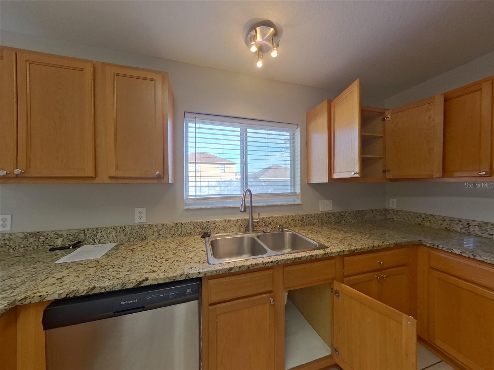 LITTLE CREEK PH 2 - Residential Lease