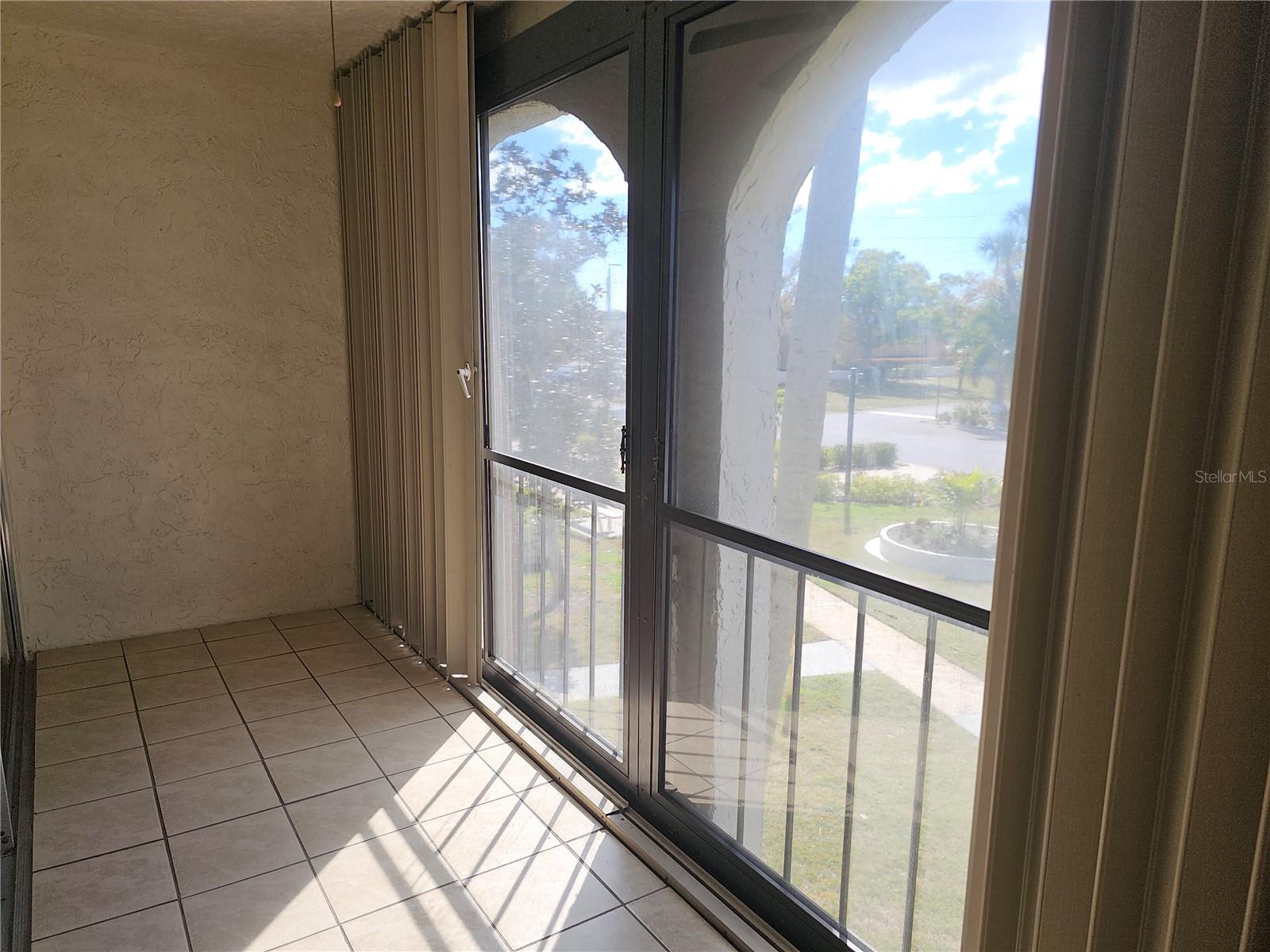 BOULEVARD CLUB THE CONDO - Residential