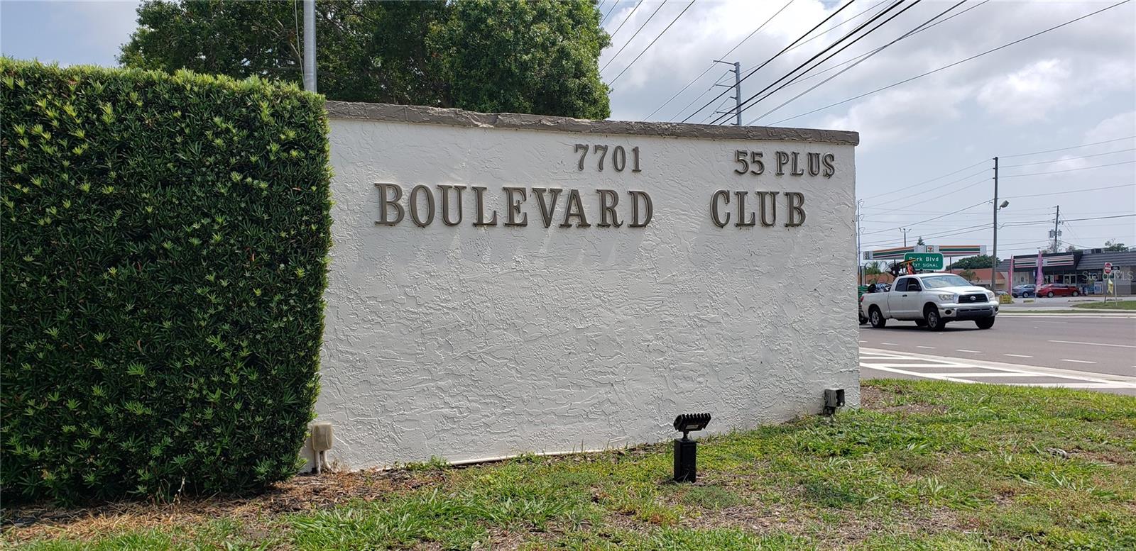 BOULEVARD CLUB THE CONDO - Residential