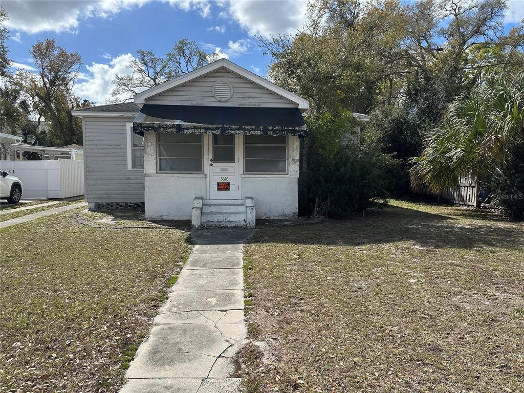 Photo of 3616 W Azeele Street, Tampa, FL 33609 (MLS # TB8483170)