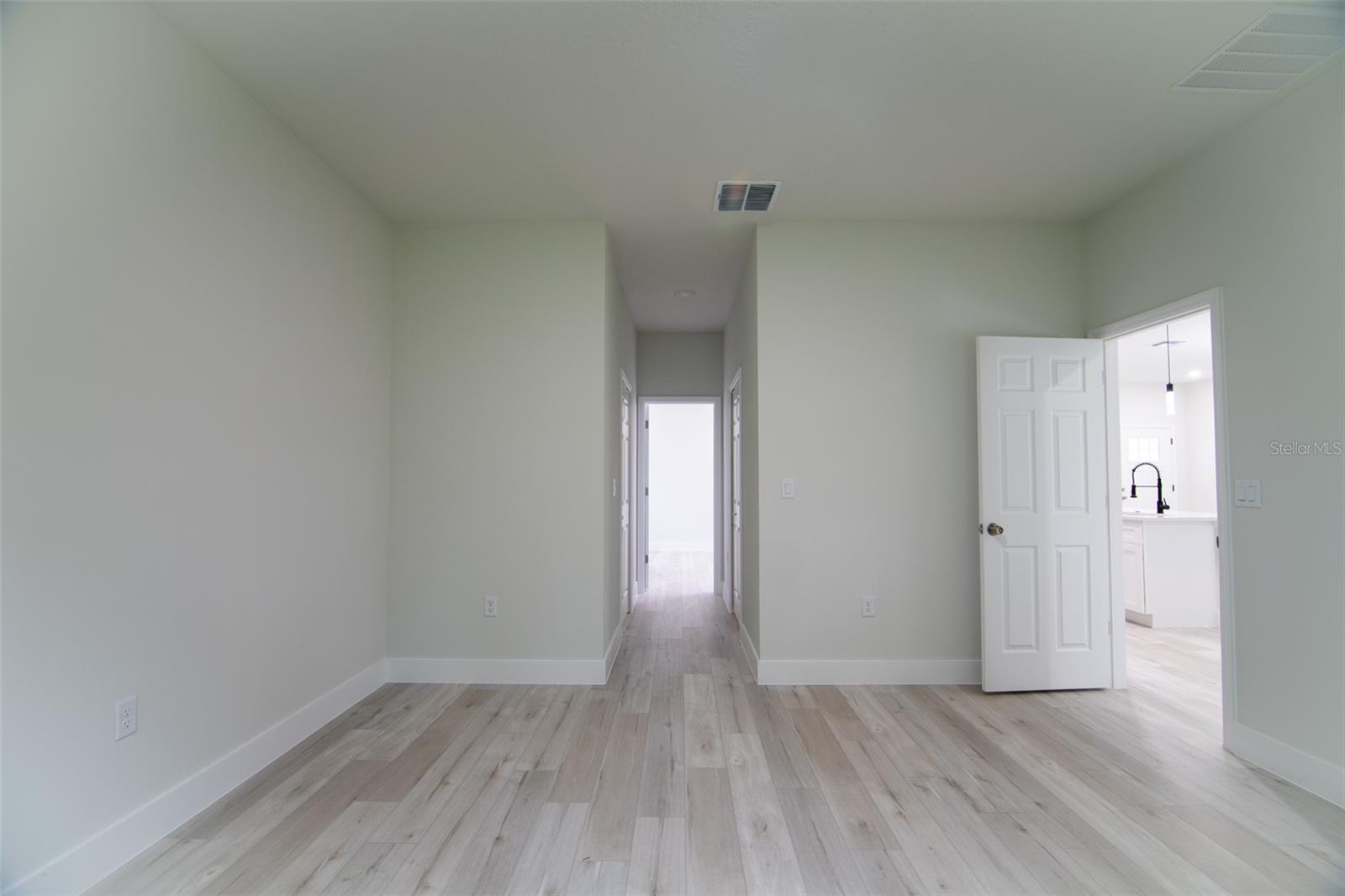 MARION OAKS - Residential