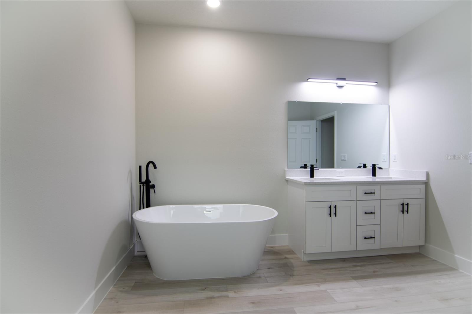 MARION OAKS - Residential