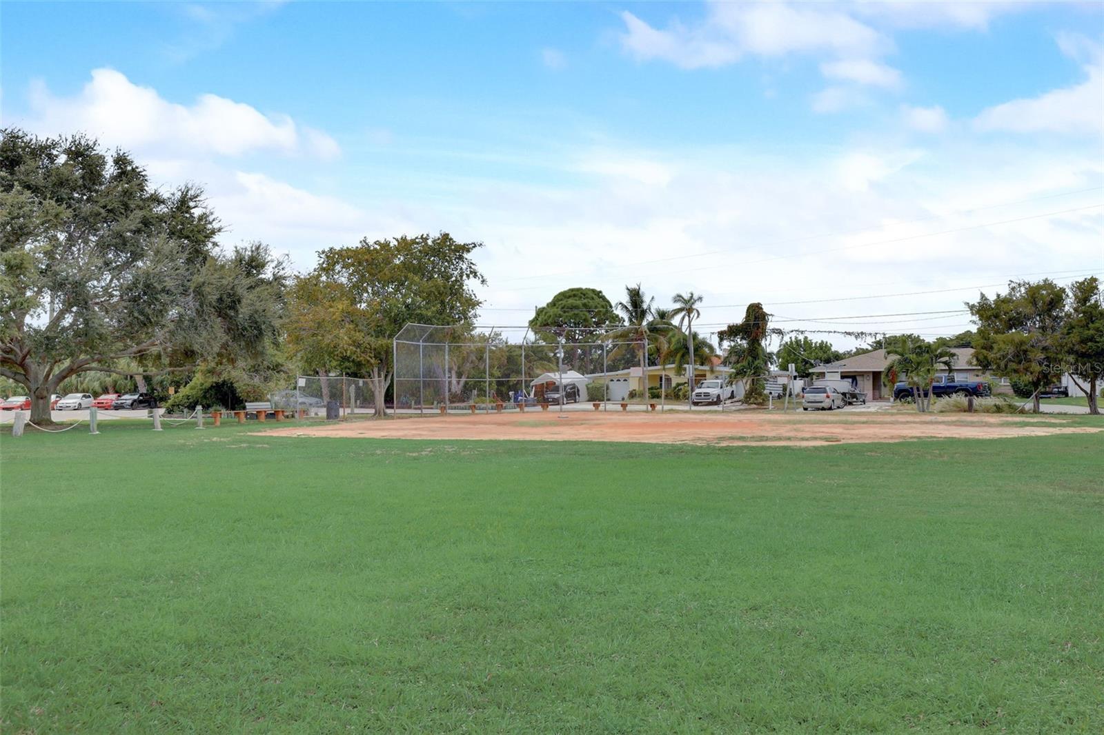 BAYSHORE GARDENS SEC 8 - Residential