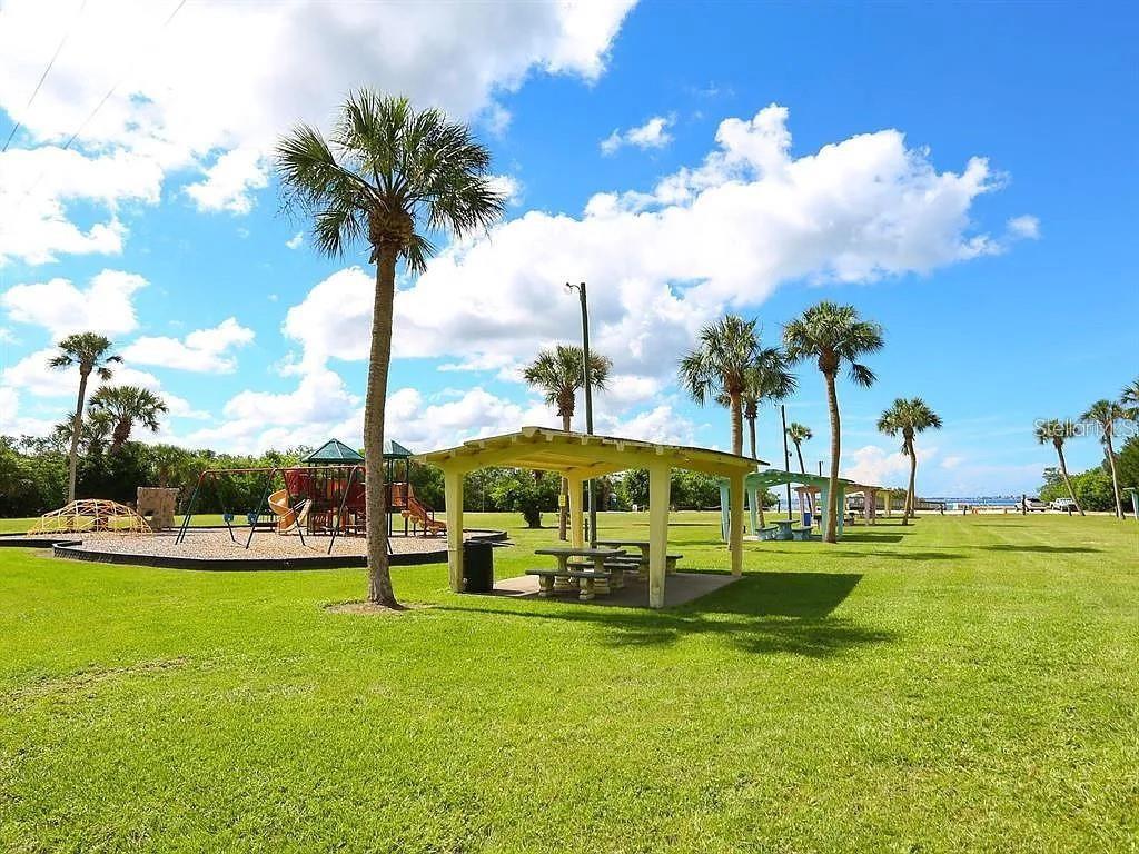 BAYSHORE GARDENS SEC 8 - Residential