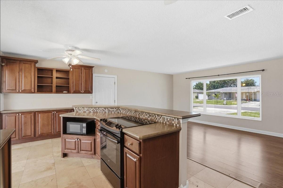 BAYSHORE GARDENS SEC 8 - Residential