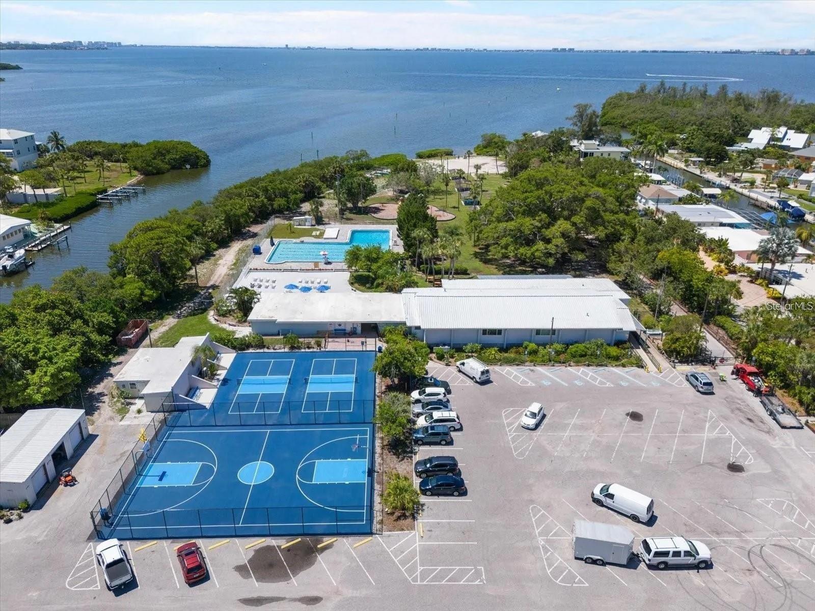 BAYSHORE GARDENS SEC 8 - Residential
