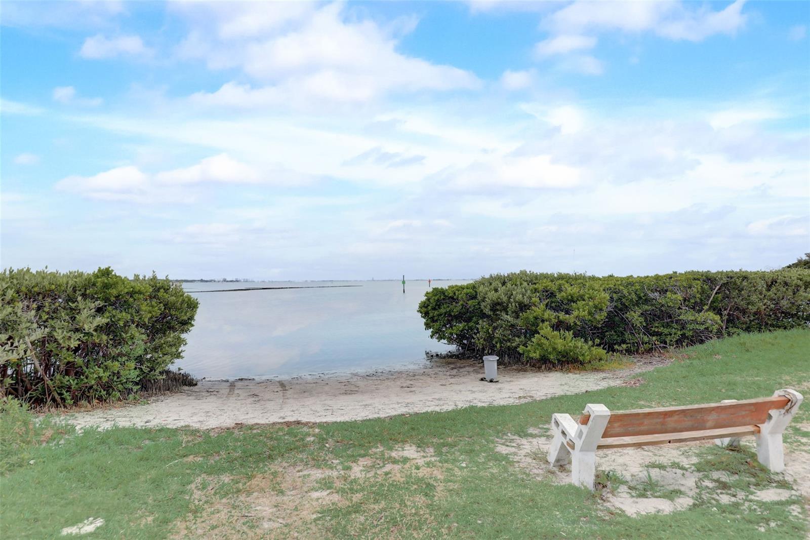 BAYSHORE GARDENS SEC 8 - Residential
