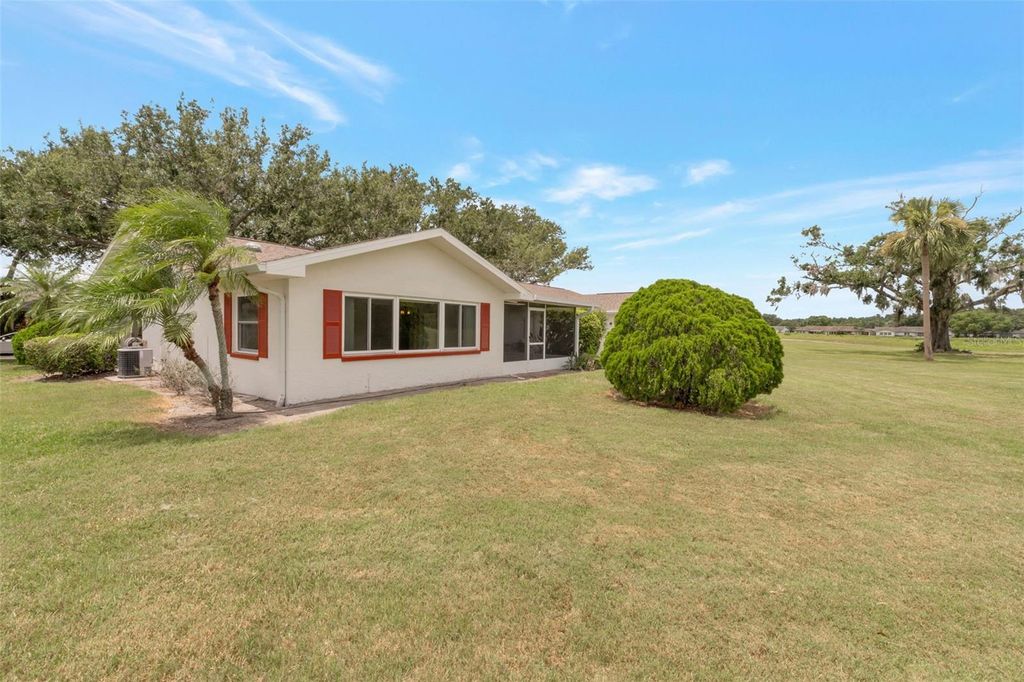 Photo of 1005 Harefield Circle #43, Sun City Center, FL 33573 (MLS # TB8412931)