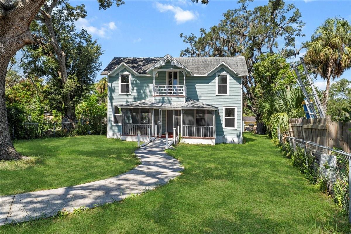 One or more photo(s) has been virtually staged. Fully Remodeled Two-Story Home – Steps from the Manatee River | Great Investment Opportunity
Discover this beautifully updated two-story home just a skip away from the Manatee River. Blending charm with modern finishes, this fully remodeled property features new flooring throughout, updated bathrooms, and a sleek kitchen with stainless steel appliances and custom cabinetry.
The spacious layout includes bright living areas on both levels, offering flexibility for families, entertaining, or rental potential. Upstairs bedrooms provide privacy and comfort, while the large backyard offers room for outdoor living or future additions.