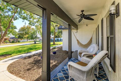 Tiny photo for 12145 Sapphire Drive, Clermont, FL 34711 (MLS # G5104083)