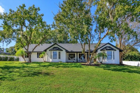 Photo of 12145 Sapphire Drive, Clermont, FL 34711 (MLS # G5104083)