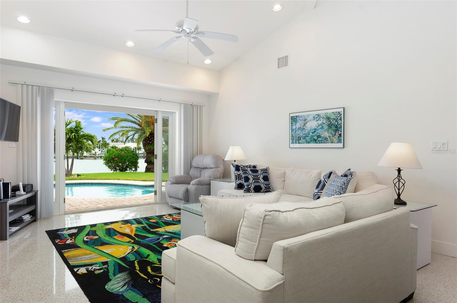 CAPRI ISLE SUB - Residential