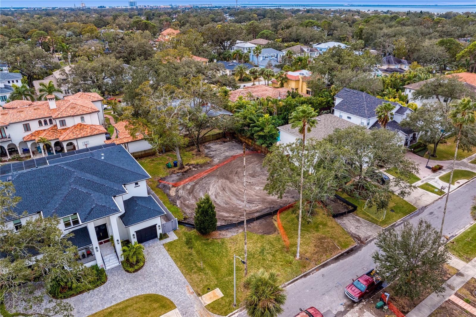 Great location in Sunset Park situated on a 90 x 130 buildable lot. Sunset Park is ideally located in South Tampa close to major roadways, shopping, entertainment and dining. A great neighborhood for riding bikes, walking and enjoying the beautiful surrounding homes. Get started building your dream home today!