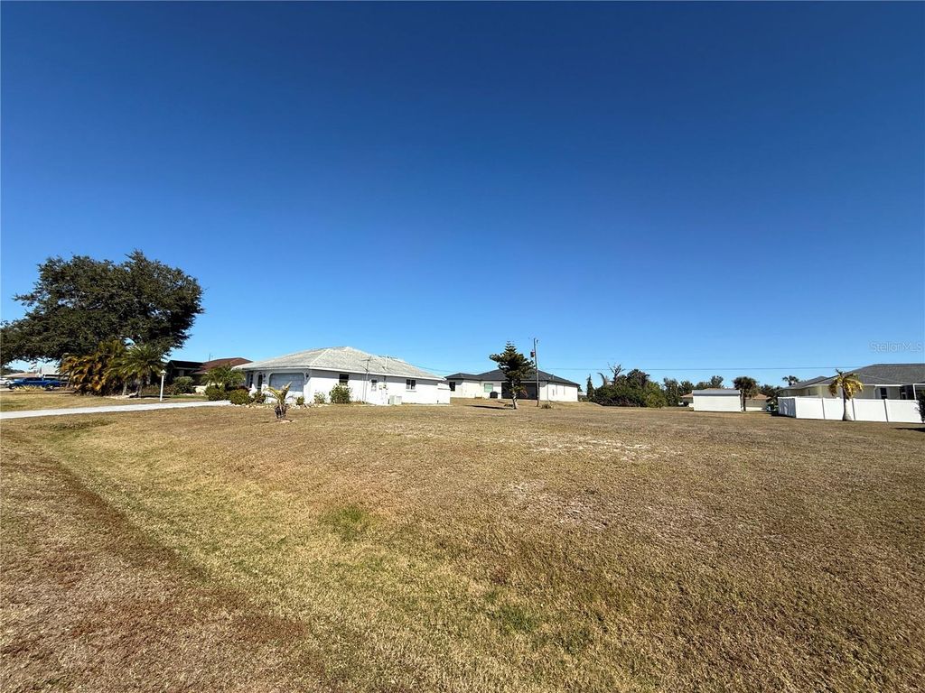 Photo of 7218 Peacock Lane, Englewood, FL 34224 (MLS # D6145719)