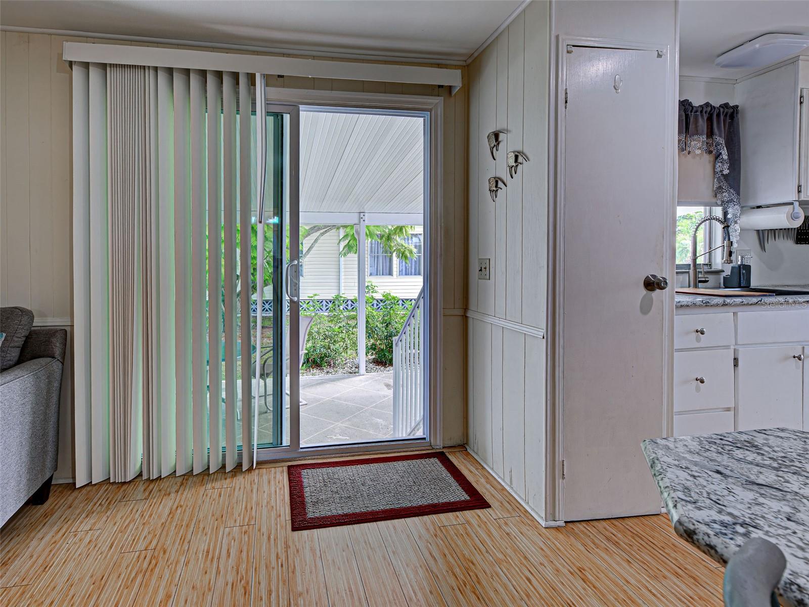 POLYNESIAN VILLAGE - Residential