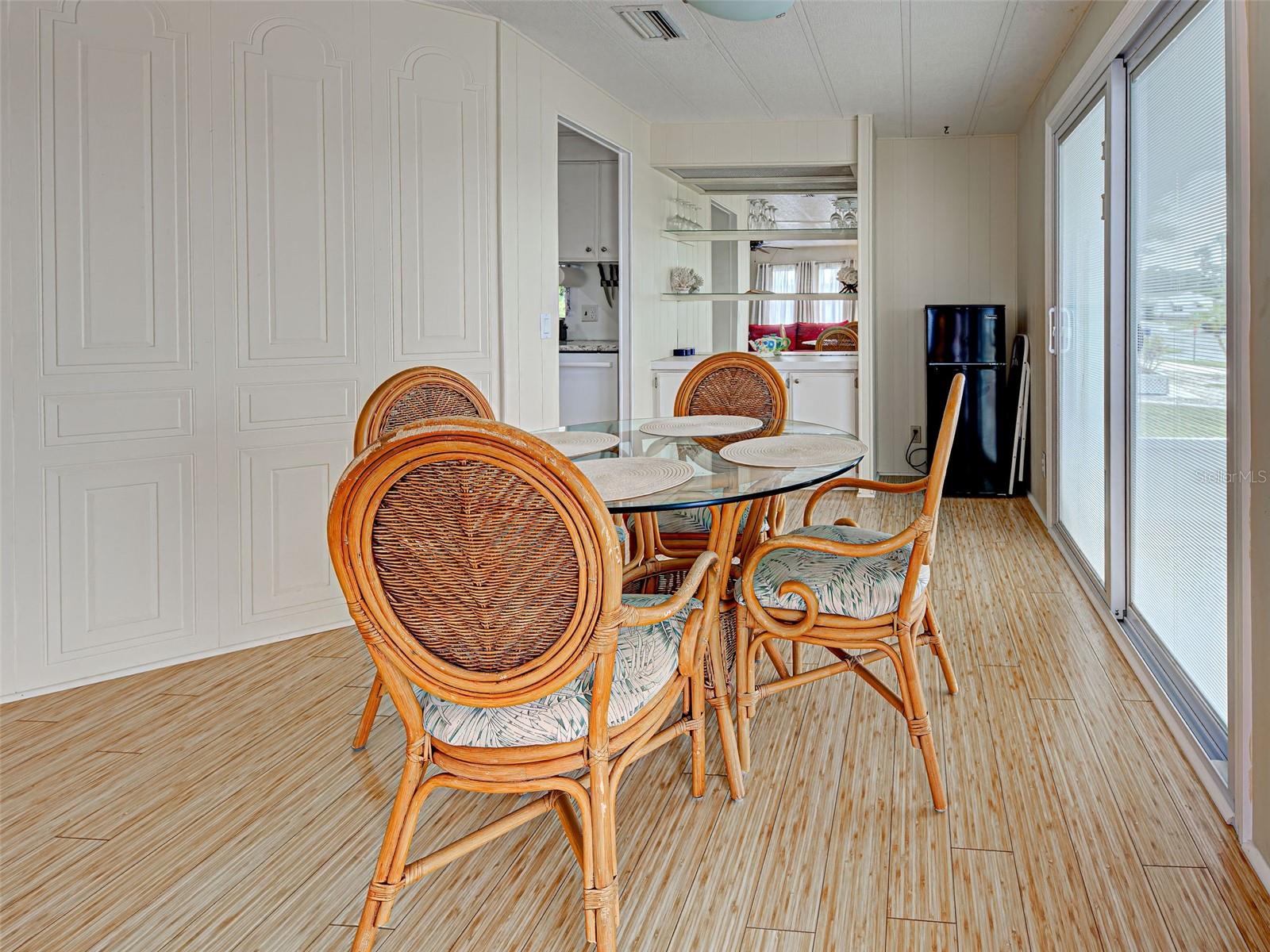 POLYNESIAN VILLAGE - Residential