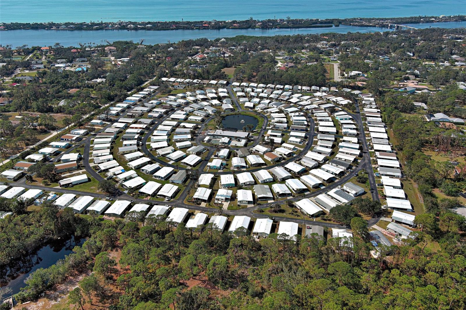 POLYNESIAN VILLAGE - Residential