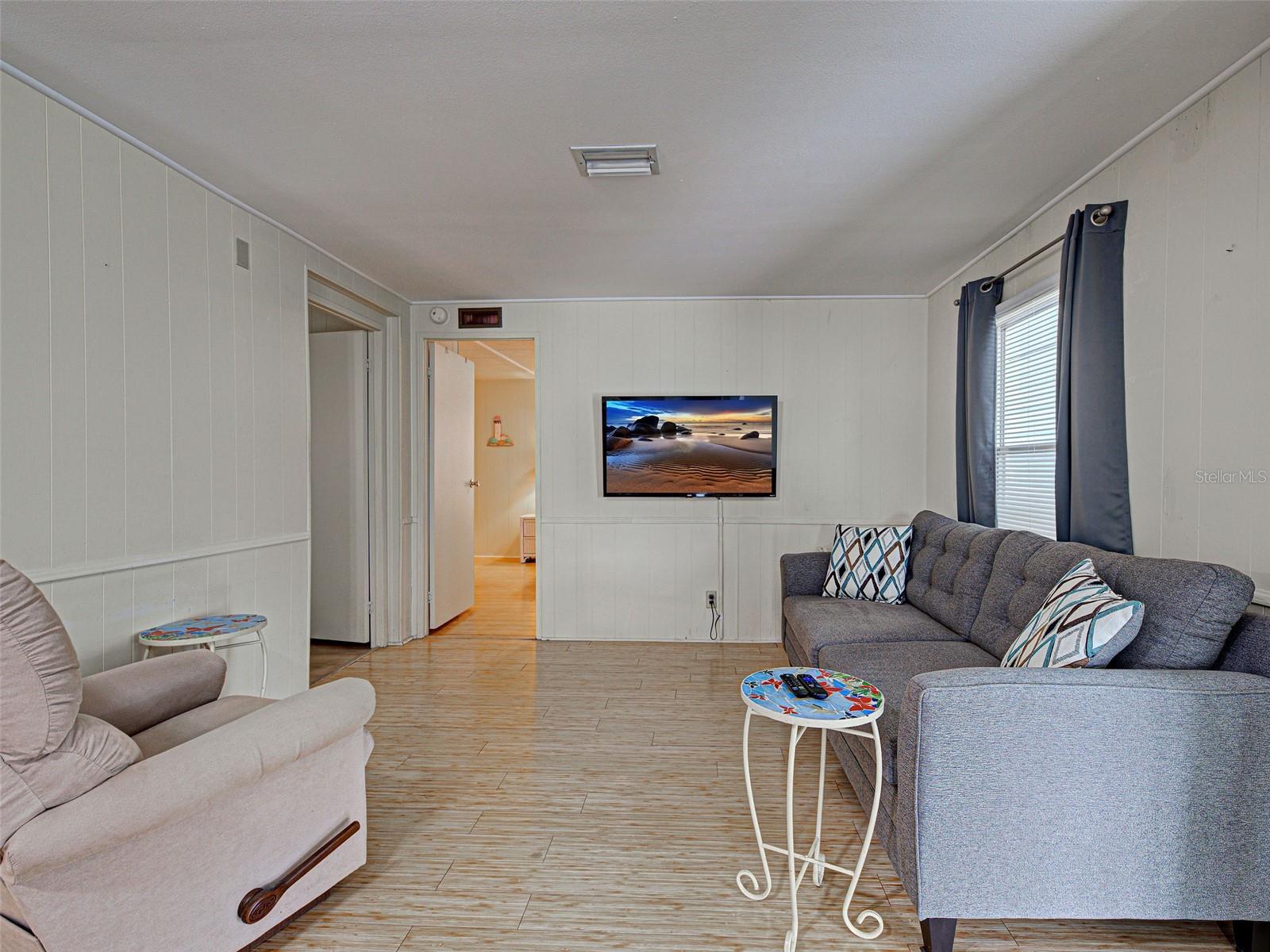 POLYNESIAN VILLAGE - Residential