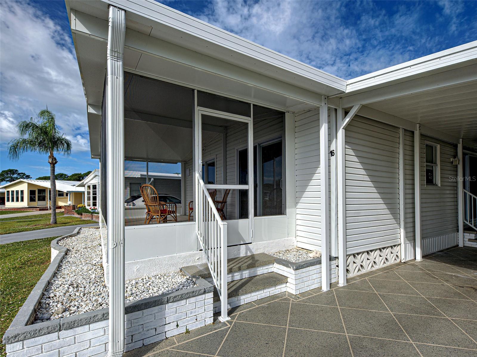 POLYNESIAN VILLAGE - Residential