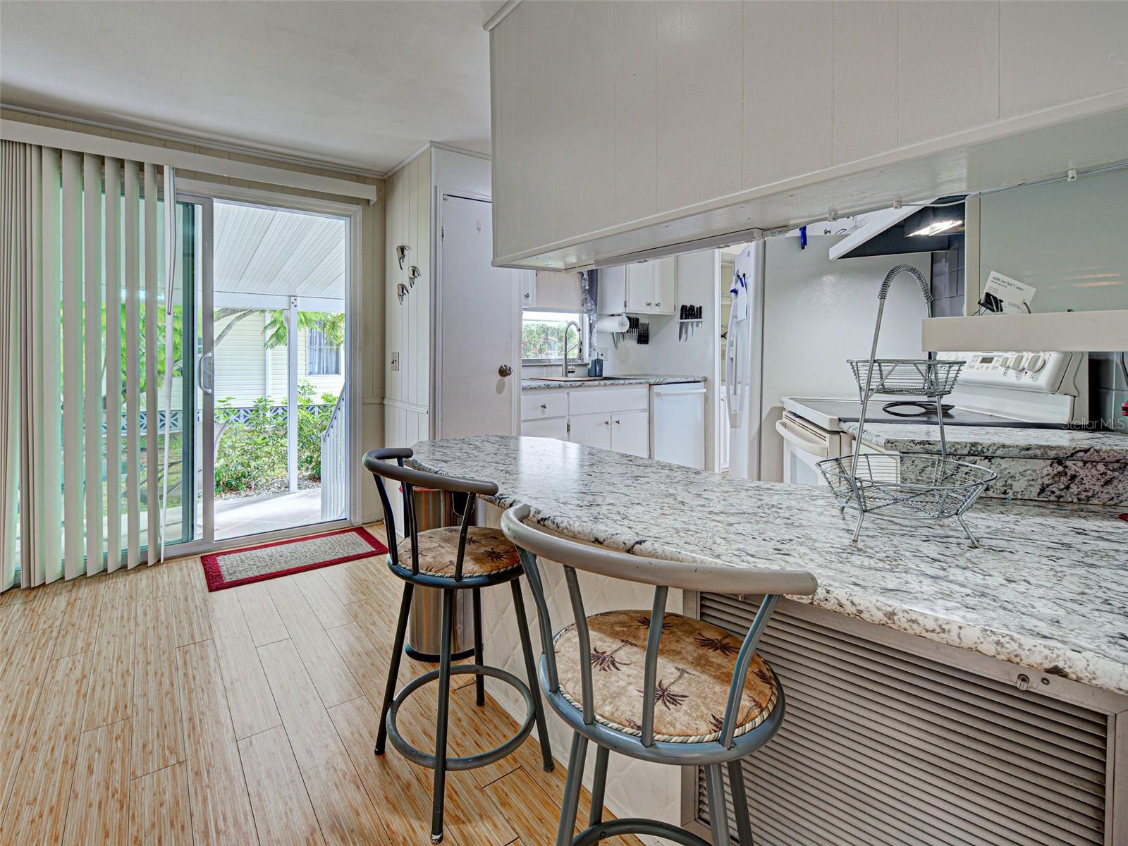 POLYNESIAN VILLAGE - Residential