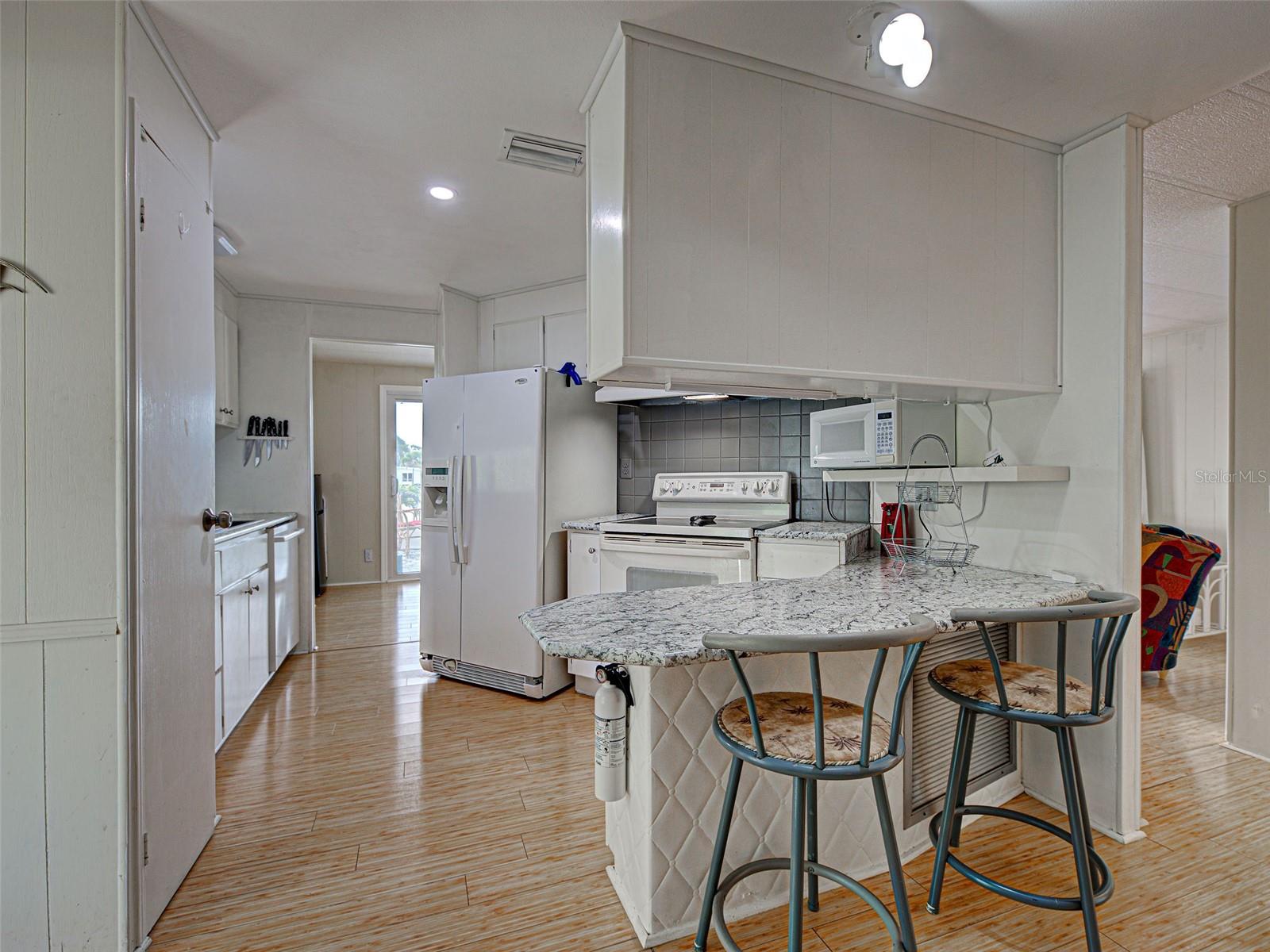 POLYNESIAN VILLAGE - Residential