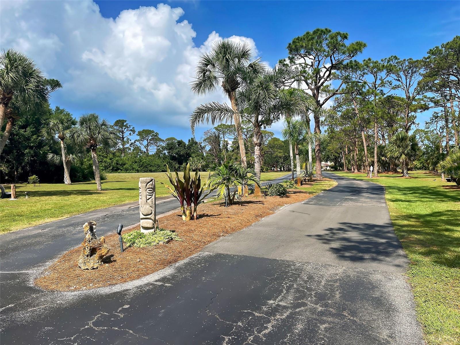 POLYNESIAN VILLAGE - Residential