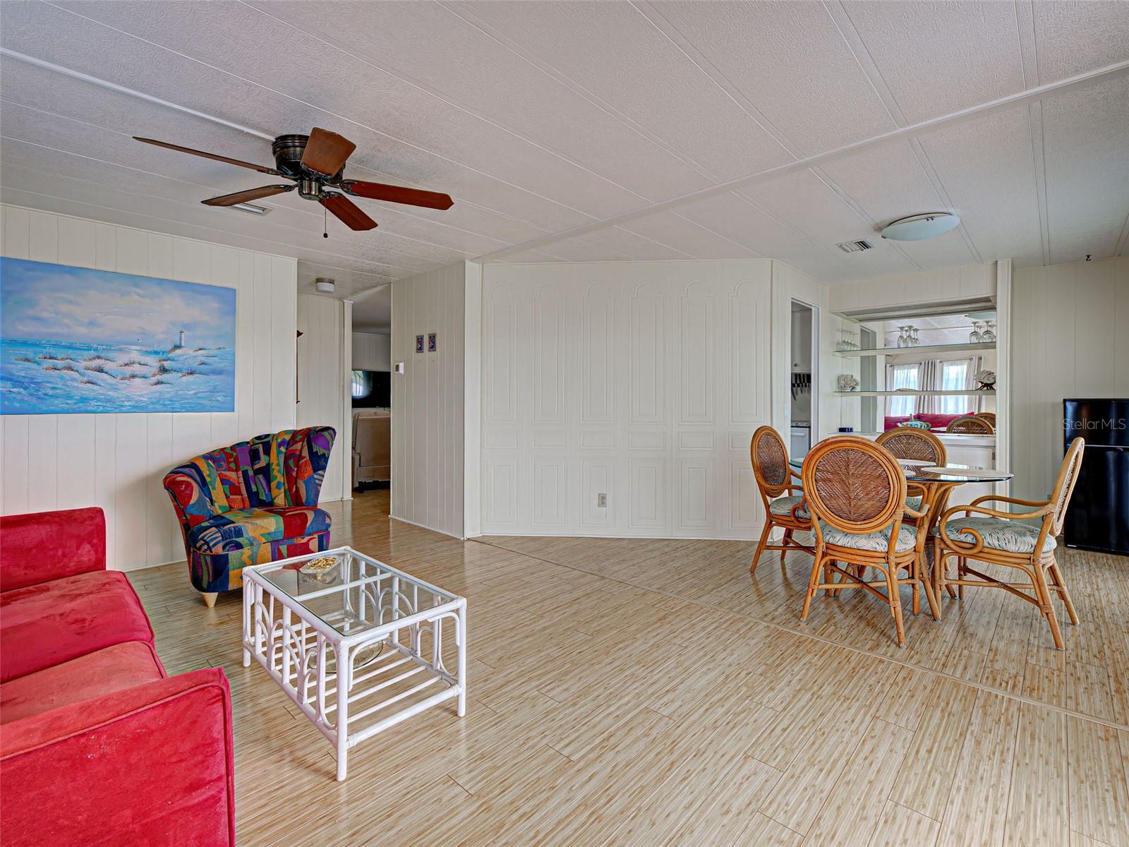 POLYNESIAN VILLAGE - Residential