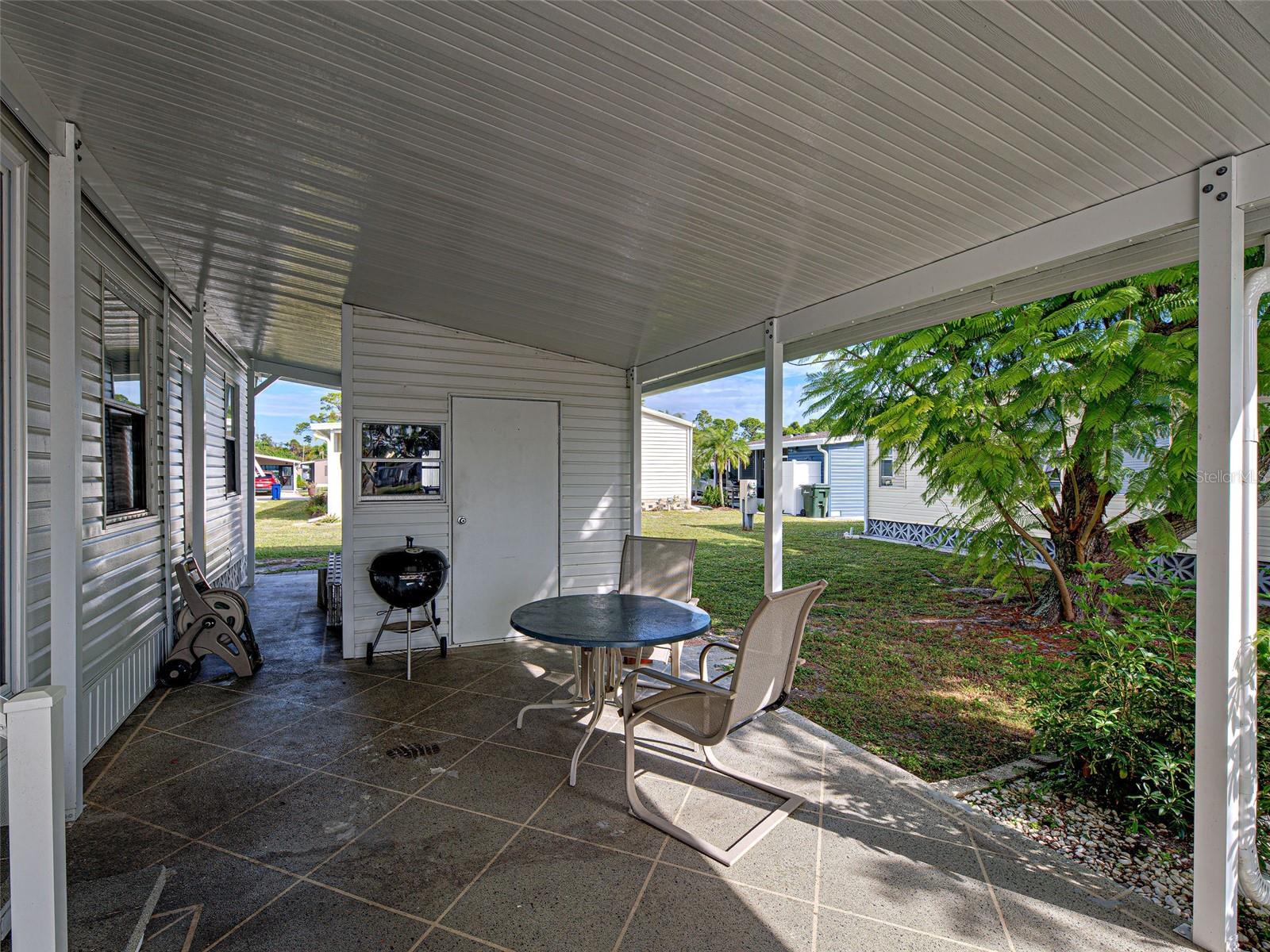 POLYNESIAN VILLAGE - Residential