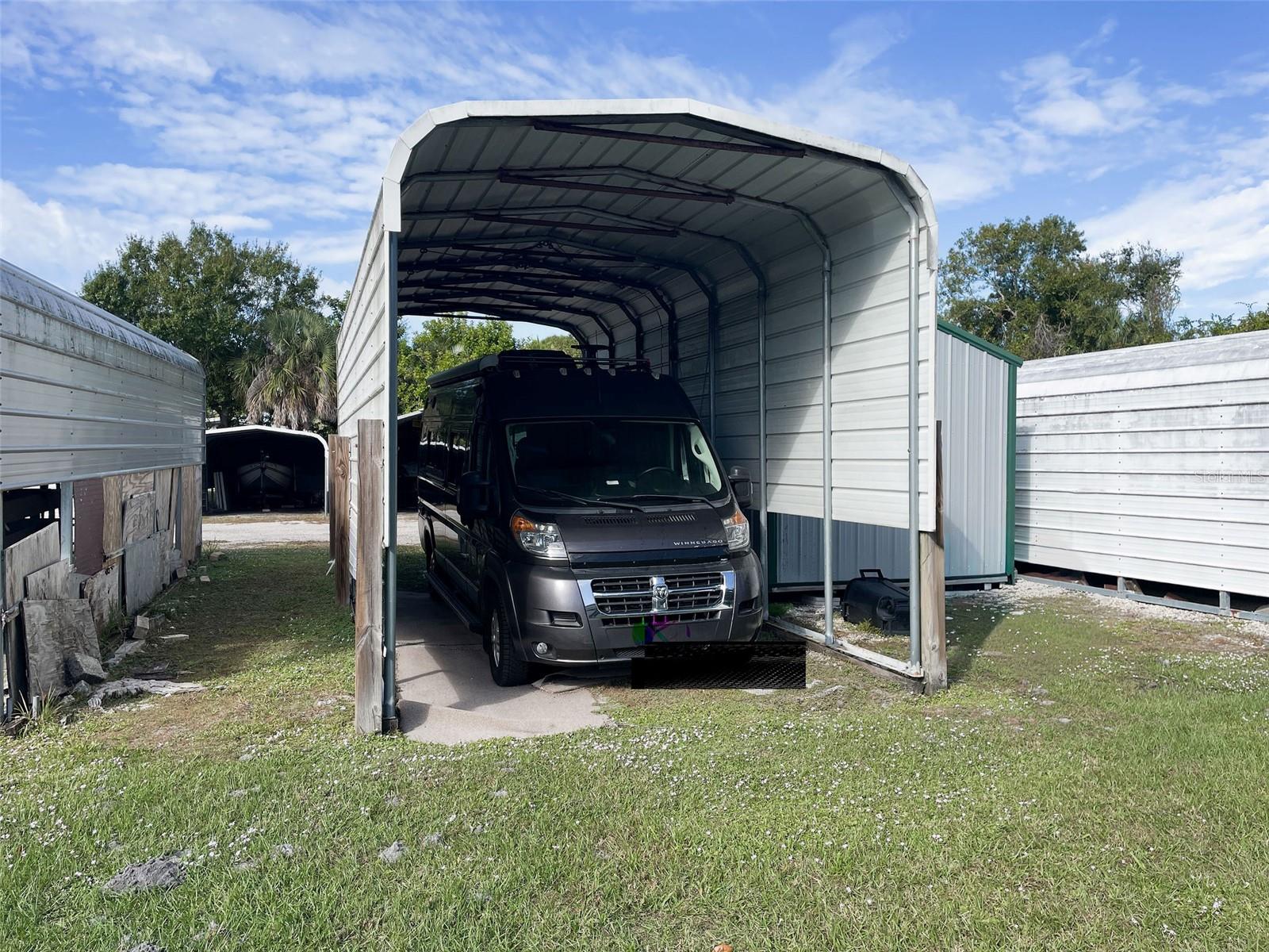 POLYNESIAN VILLAGE - Residential