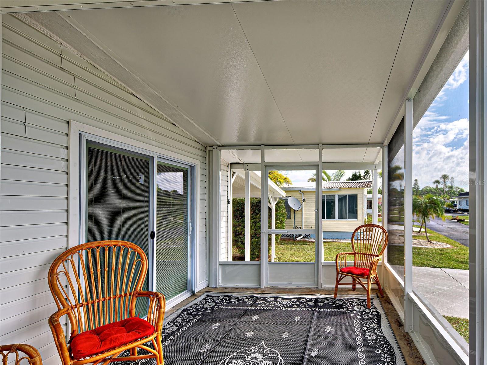 POLYNESIAN VILLAGE - Residential