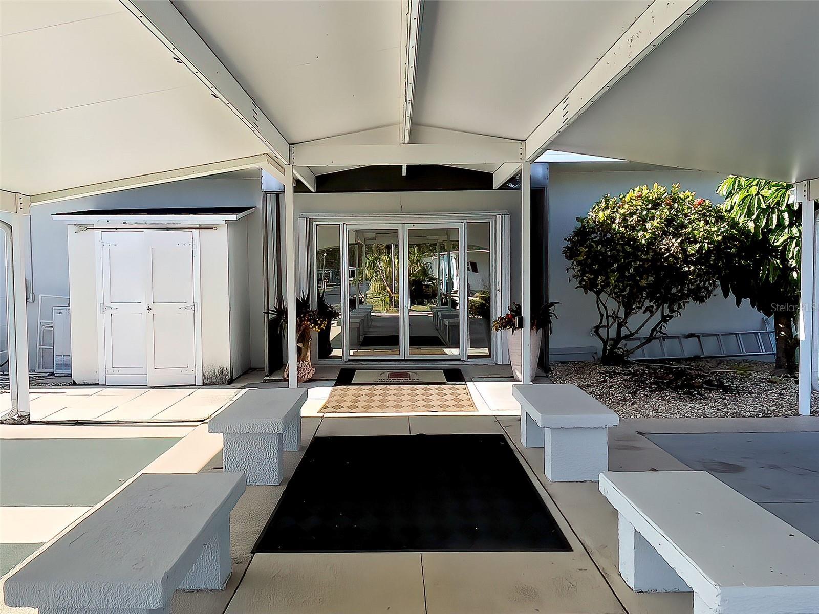 POLYNESIAN VILLAGE - Residential