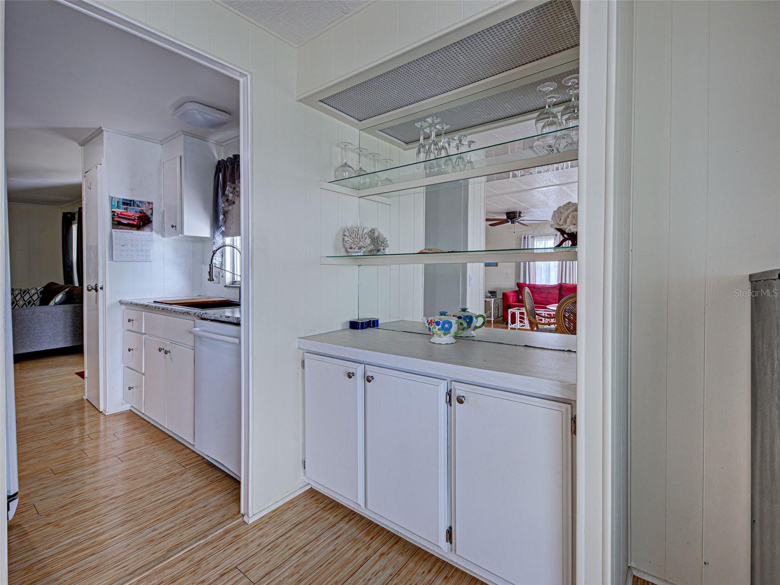 POLYNESIAN VILLAGE - Residential